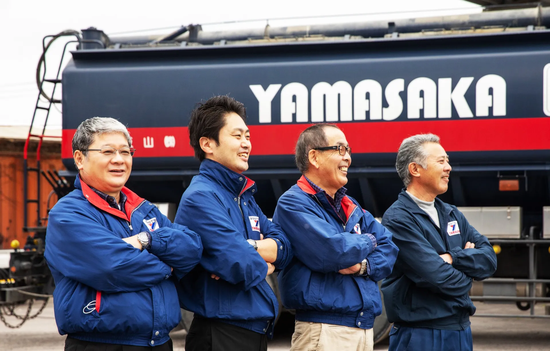 ドライバーとして鹿児島県鹿屋市で大型ドライバー人気の理由と高収入転職成功ガイド